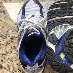 Brooks Beast Running Shoes